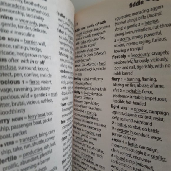 Canadian Thesaurus And Webster's Dictionary - Picture 7 of 8